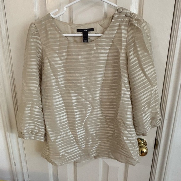 early 2010s H&M shirt pattern 3/4 sleeves beige cream with button details - Picture 3 of 6